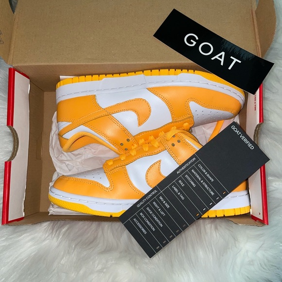 6.5 NIKE DUNKS LOW LASER ORANGE - Picture 2 of 5